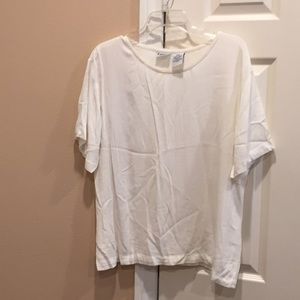 Capacity short-sleeved blouse